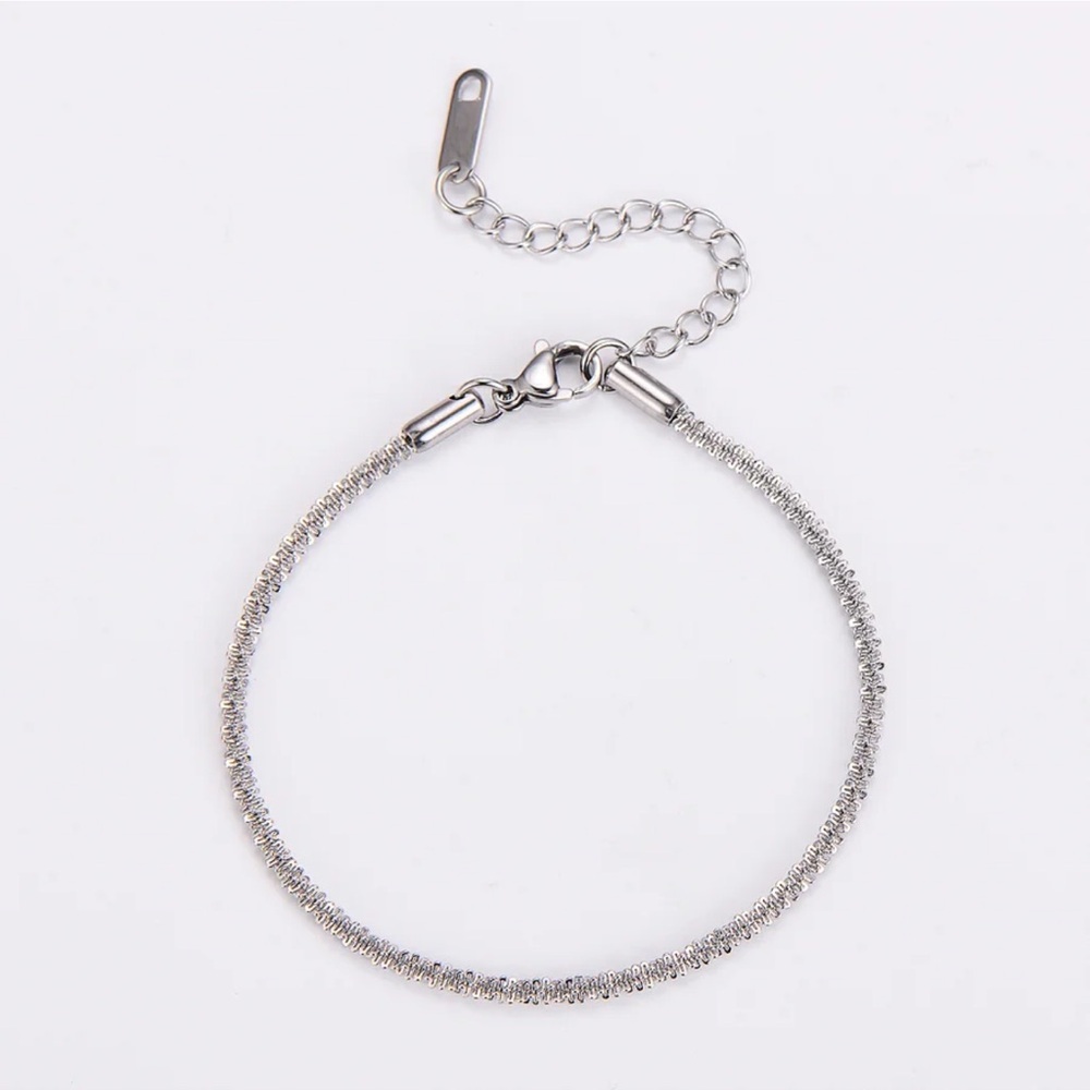 Elegant Silver Chain Bracelet - NWOT